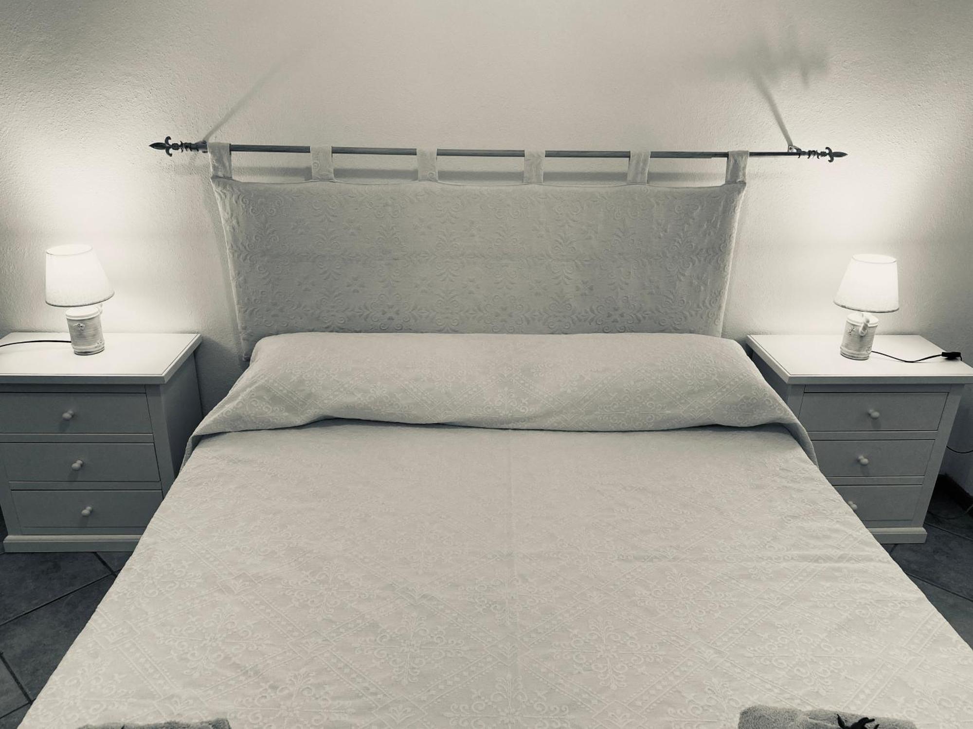 The Sailor'S House Apartment San Pantaleo Bagian luar foto